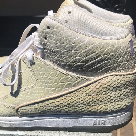 NIKE Cotton Candy Pearl Air Python Snake Print Sneakers - Picture 5 of 15